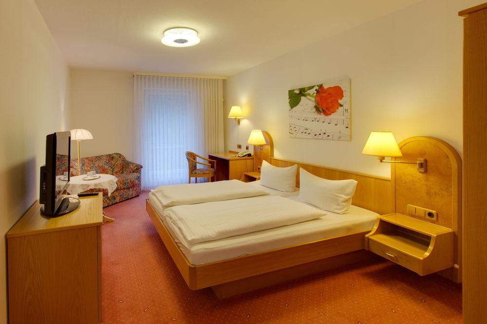 Hotel Pfaelzer Wald Bad Bergzabern Exterior photo